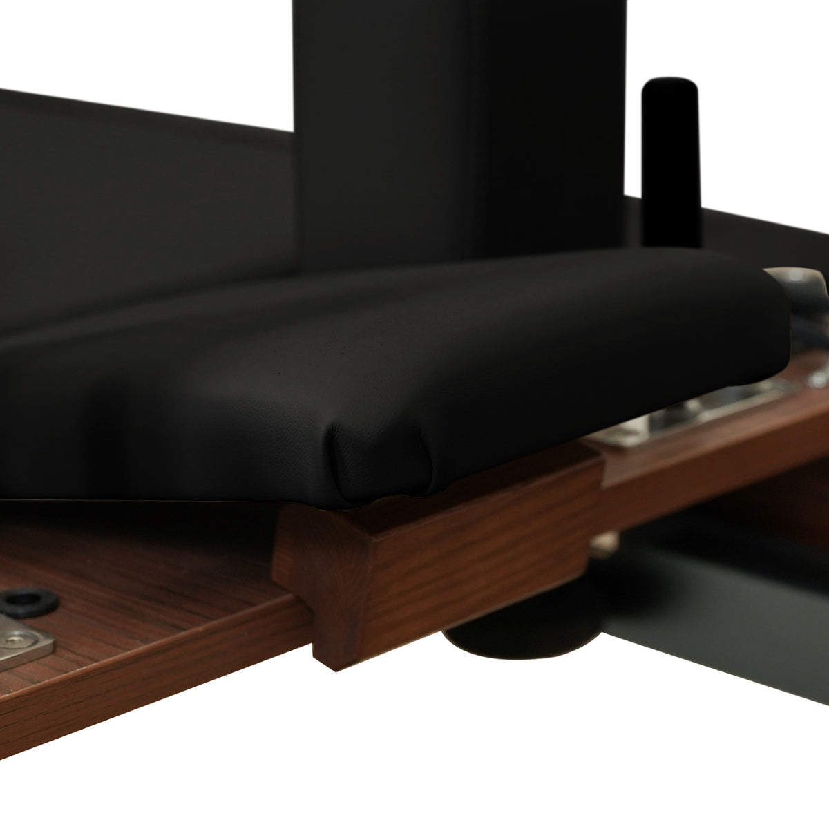 Gymfrog Classic Walnut Pilates Reformer Black
